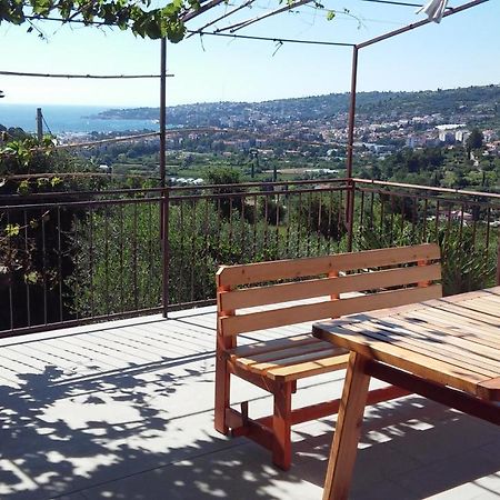 Apartma Med Oljkami Spodnji Portorose Esterno foto